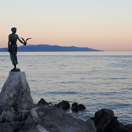 Greenhouse Apartment